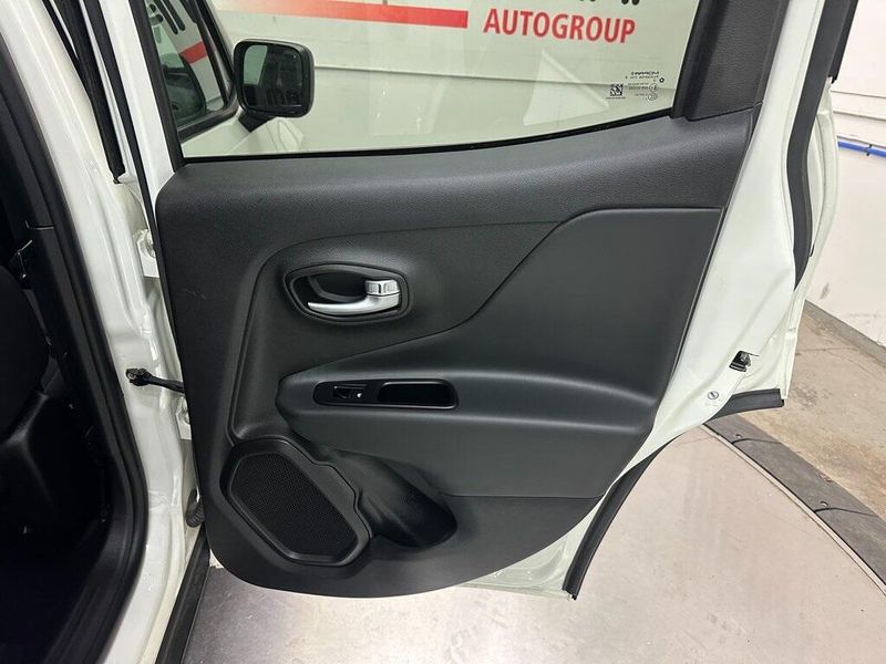 2022 Jeep Renegade LatitudeImage 24