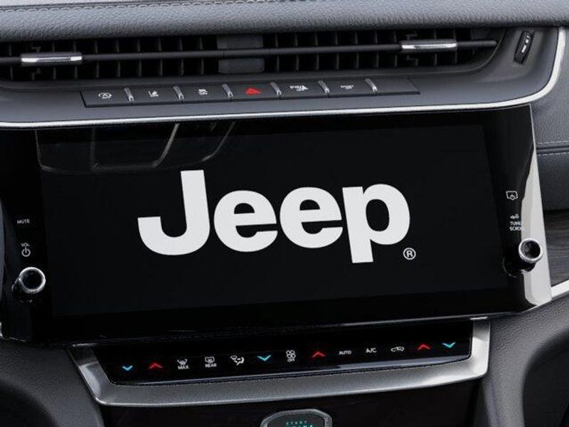 New 2026 Jeep Grand Cherokee Laredo Altitude 4x4Image 18