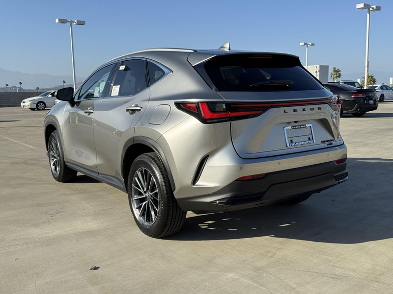New 2026 Lexus NX 450h+ PremiumImage 8
