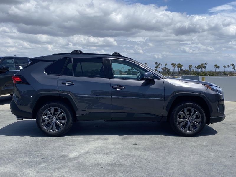 2024 Toyota RAV4 XLE PremiumImage 3