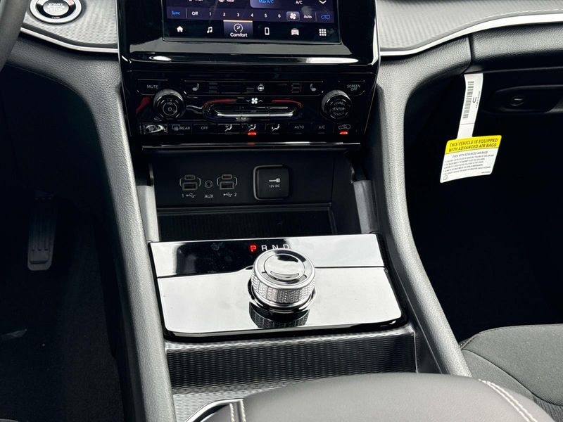 New 2026 Jeep Grand Cherokee Laredo X 4x2