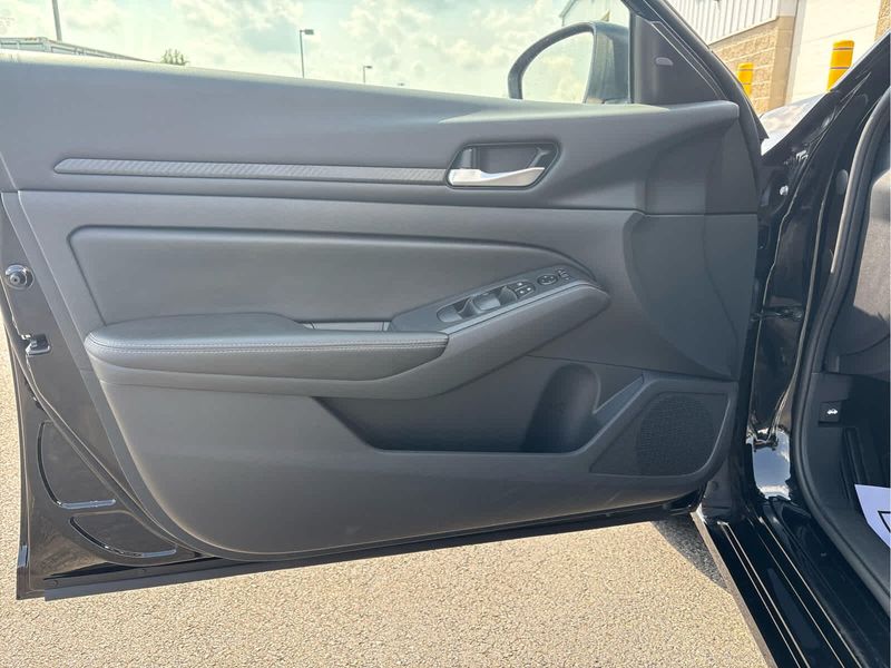 2024 Nissan Altima 2.5 SV photo 22