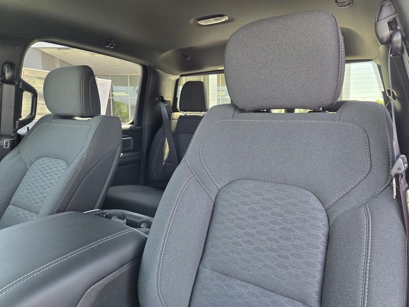 New 2026 RAM 1500 Big Horn Crew Cab 4x2 5'7' Box