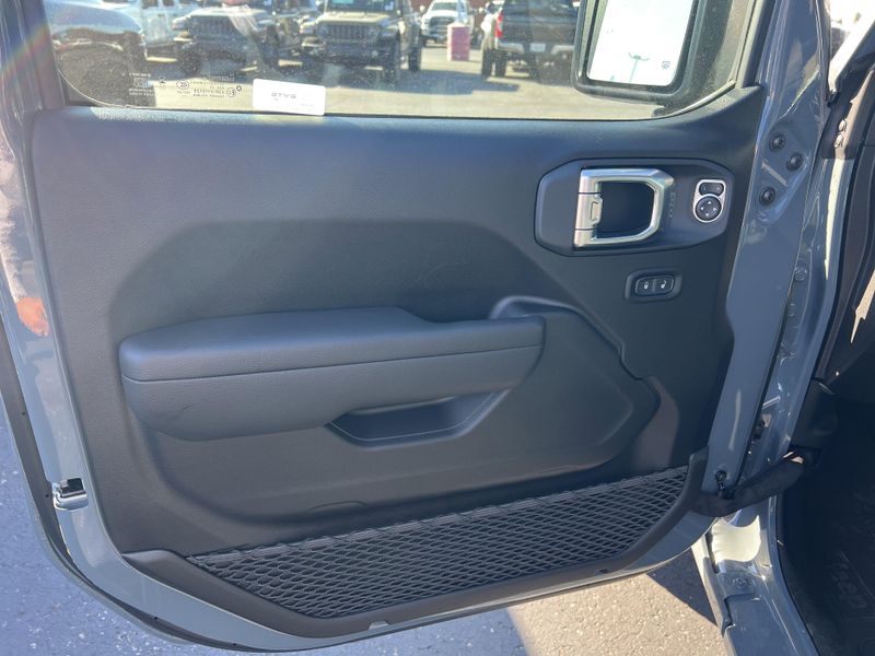 New 2026 Jeep Wrangler 2-door Sport SImage 23