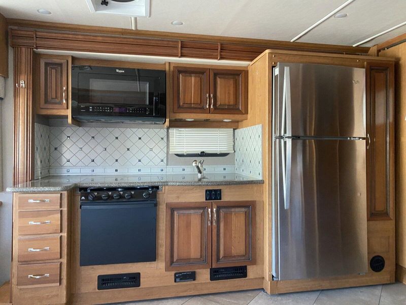 Used 2016 HOLIDAY RAMBLER VACATIONER 34ST MOTOR HOME Image 10