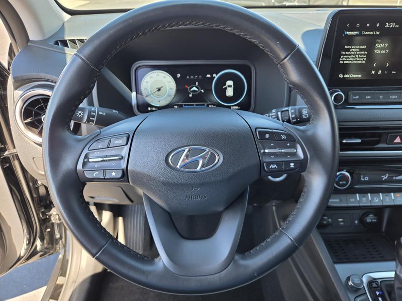 Used 2022 Hyundai Kona Limited DCT FWD