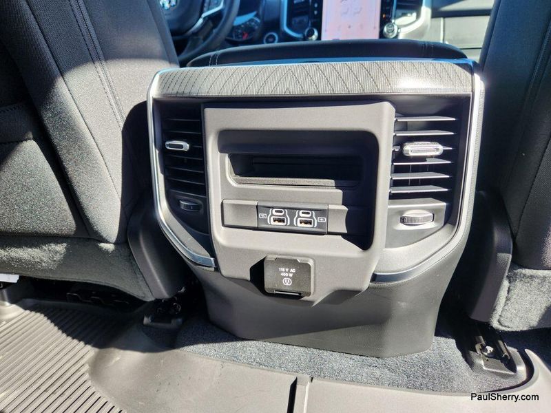 New 2026 RAM 1500 Big Horn Crew Cab 4x4 5'7' Box