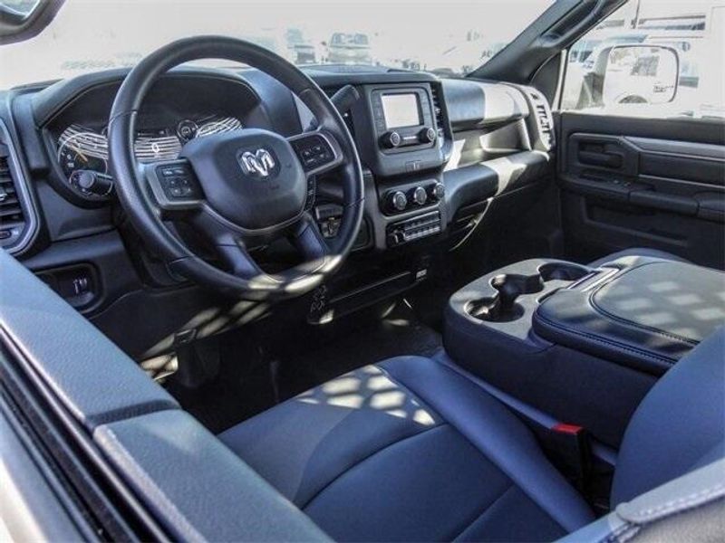 2022 Ram 2500 Tradesman photo 3