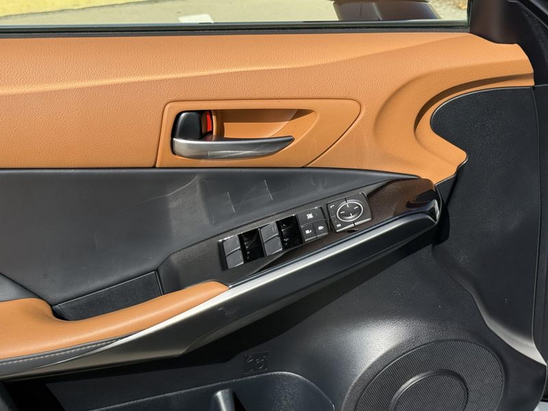 Used 2024 Lexus IS 300Image 18