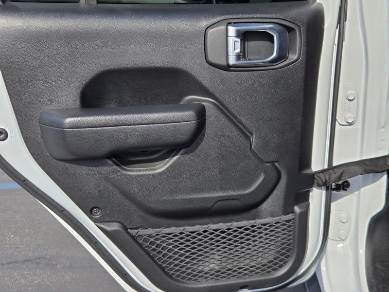 Used 2022 Jeep Wrangler Unlimited Sport Altitude 4x4