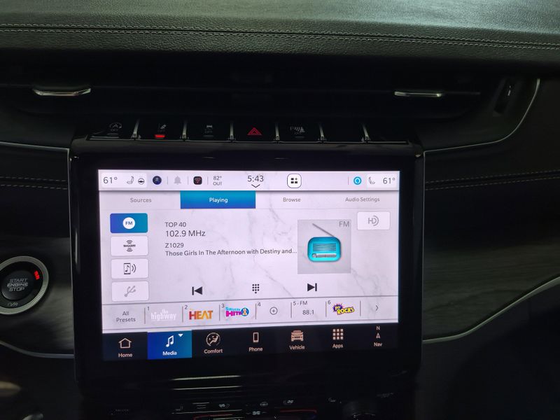 New 2025 Jeep Grand Cherokee L Limited 4x4Image 29