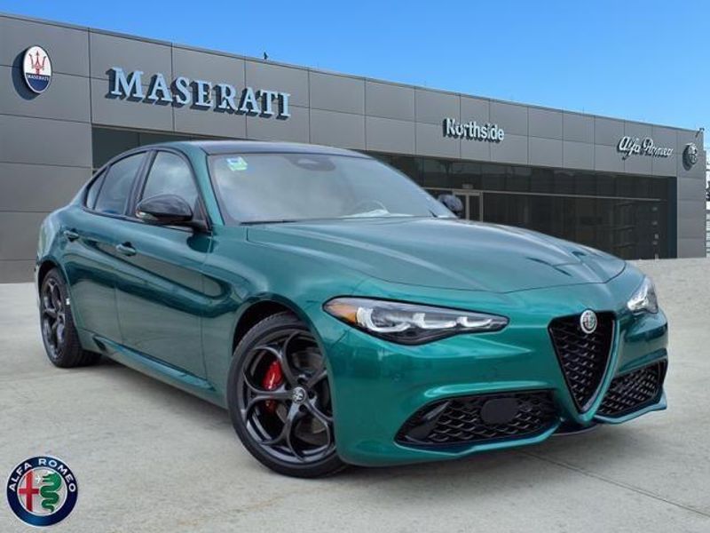 2025 Alfa Romeo Giulia Image 1