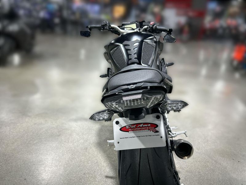 2019 Yamaha MT-10 Image 25
