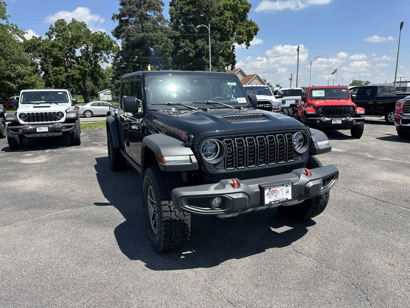 2024 Jeep Gladiator Mojave 4x4Image 2