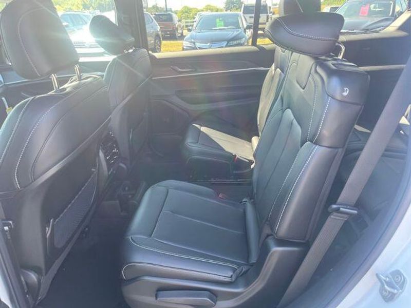 2025 Jeep Grand Cherokee Limited2025 Jeep Grand Cherokee L Limited 4x4