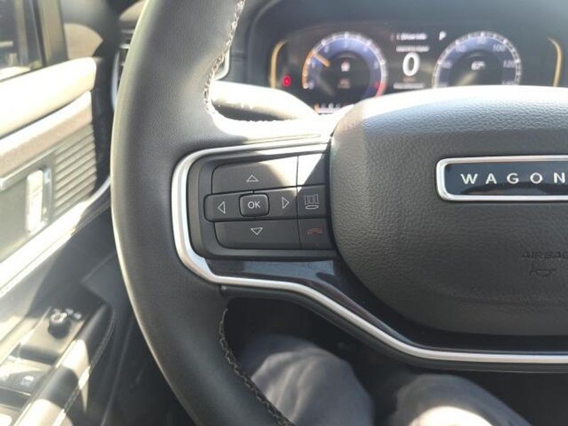 2022 Jeep Wagoneer Series I photo 14