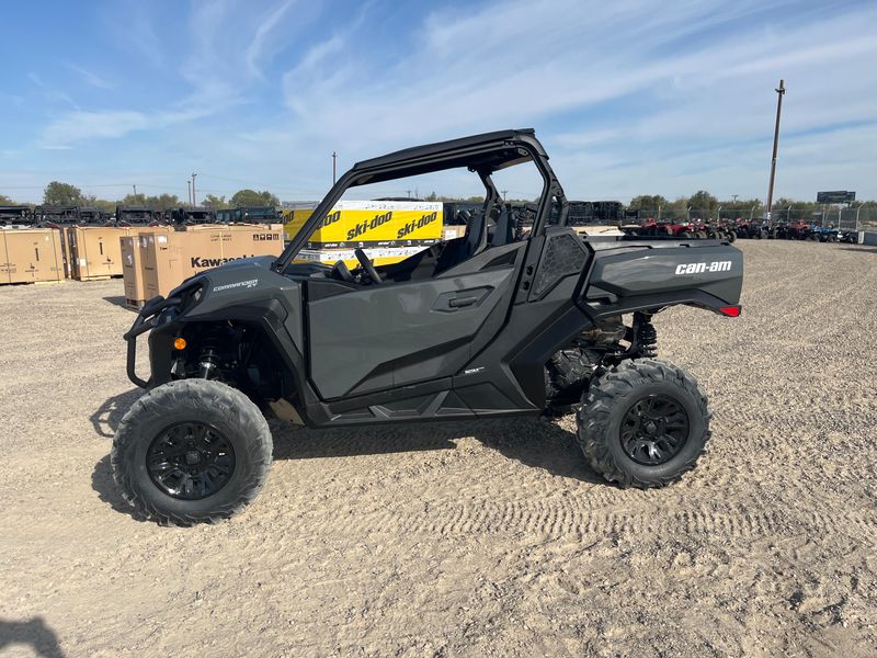New 2027 Can-Am COMMANDER XT 1000R Image 8