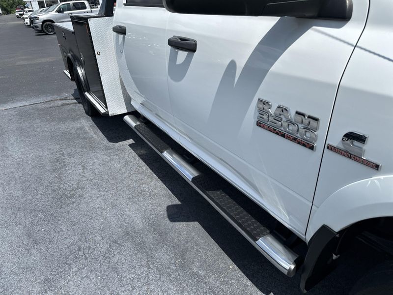 Used 2018 RAM 3500 Chassis TradesmanImage 4
