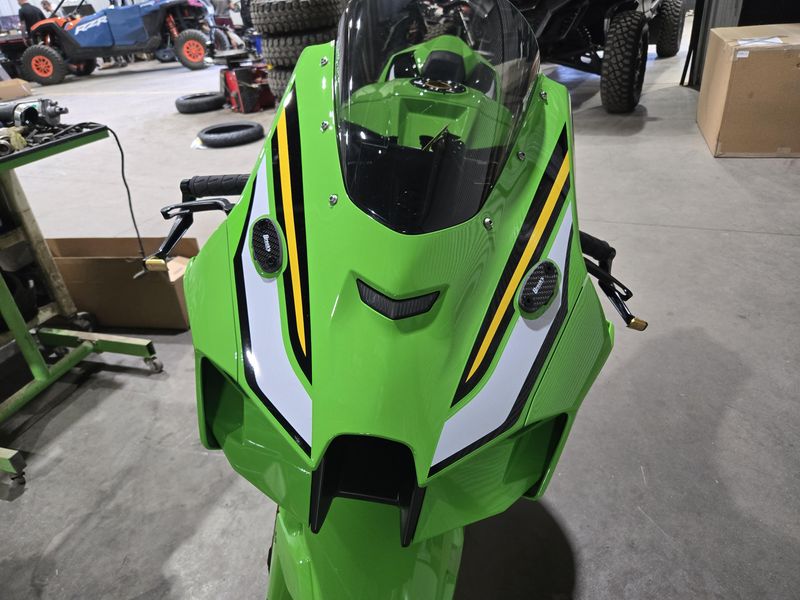USED 2025 KAWASAKI NINJA ZX10R ABS KRT EDITION Image 9
