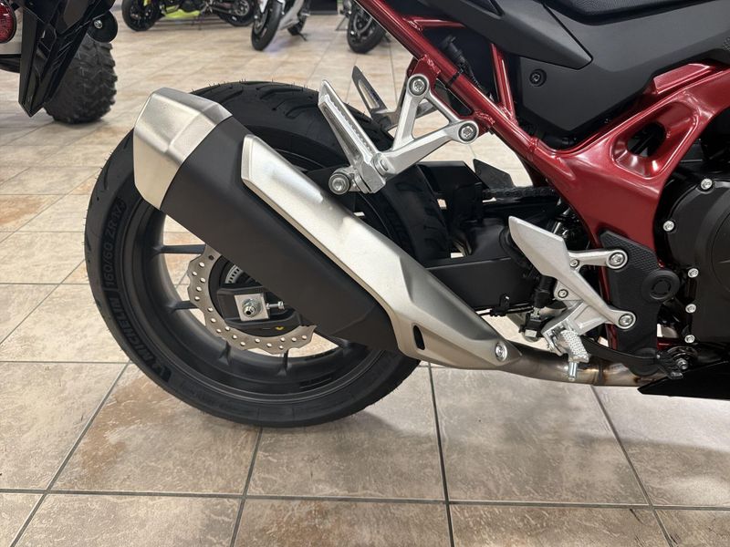 New 2026 Honda CB750 HORNET E-CLUTCH Image 21