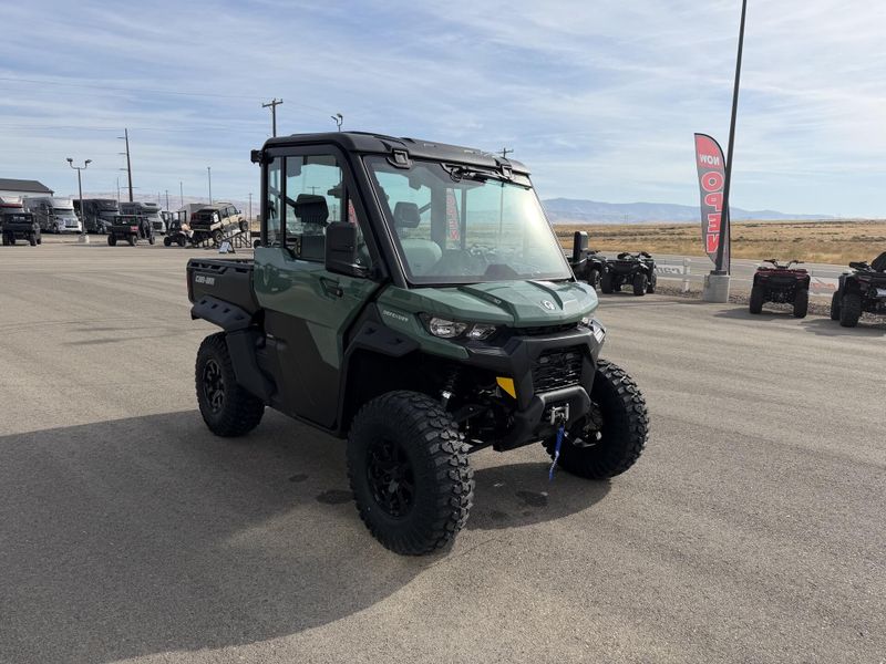 New 2026 Can-Am DEFENDER DPS CAB HD10 