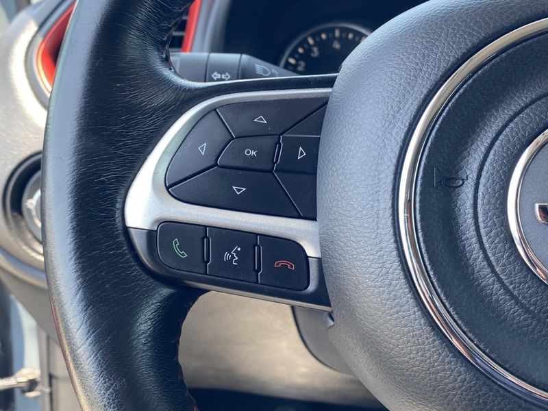 2017 Jeep Renegade Image 26