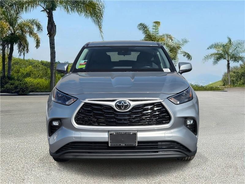 Used 2024 Toyota Highlander LE FWD (Natl)