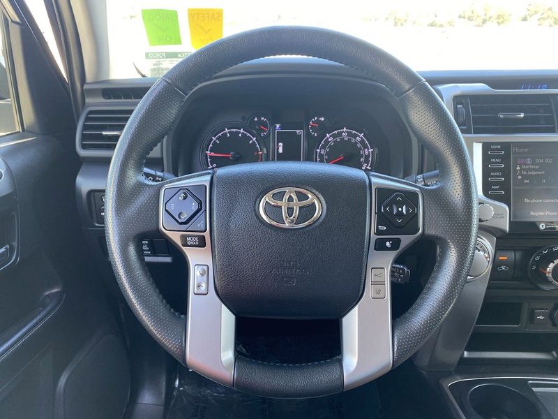 2021 Toyota 4Runner SR5 PremiumImage 25