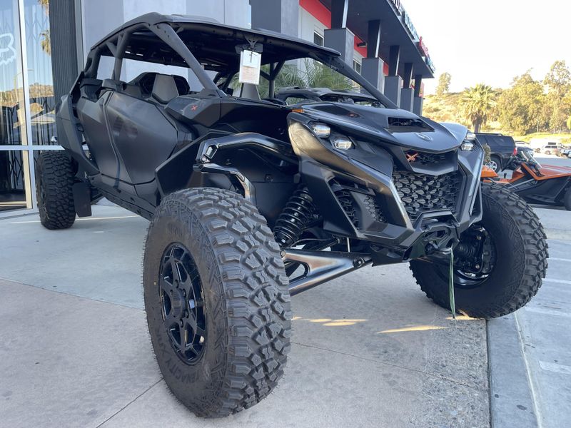 2025 Can-Am MAVERICK R MAX X 999T DCT Image 3