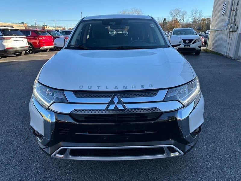 2020 Mitsubishi Outlander SEImage 10