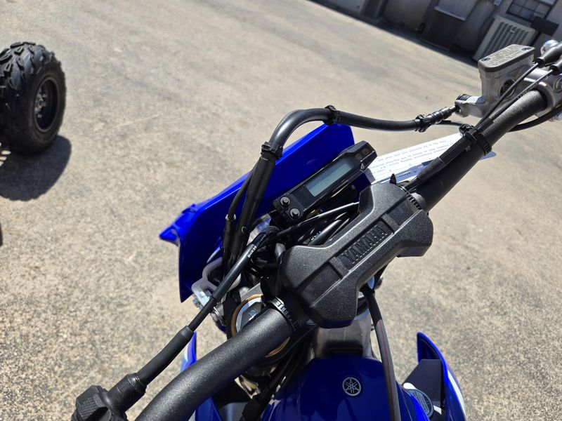 2025 Yamaha WR450F TEAM BLUE Image 9