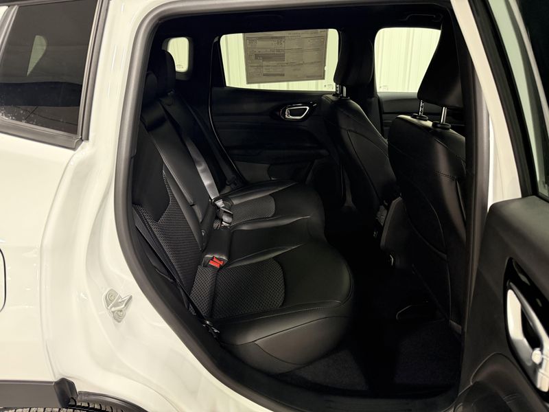 New 2026 Jeep Compass Latitude Altitude 4x4Image 10