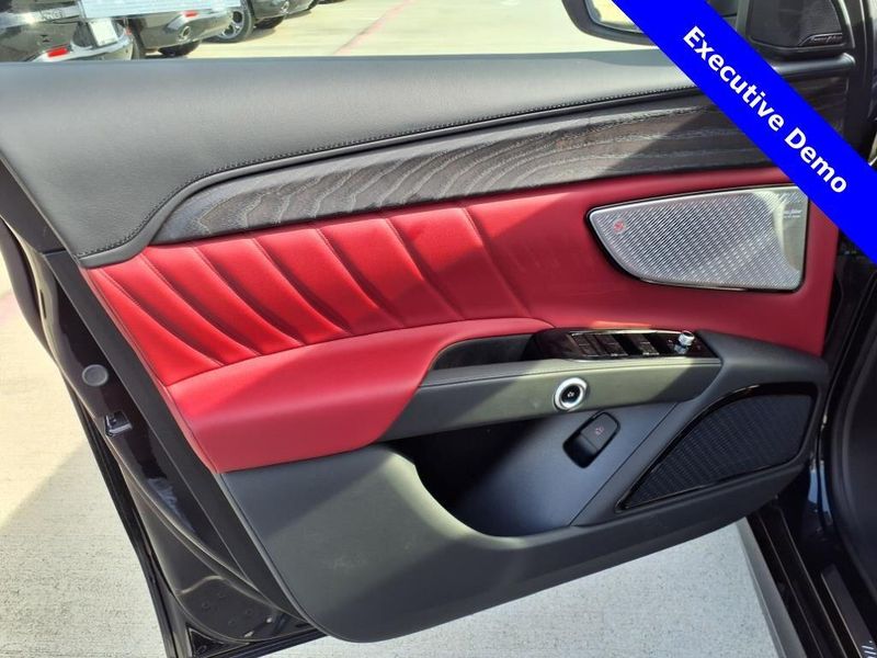 New 2025 Maserati Grecale Image 17