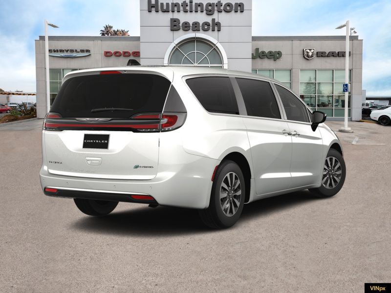 2024 Chrysler Pacifica Hybrid SelectImage 7