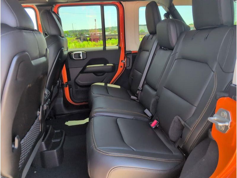 New 2026 Jeep Wrangler 4-door SaharaImage 30