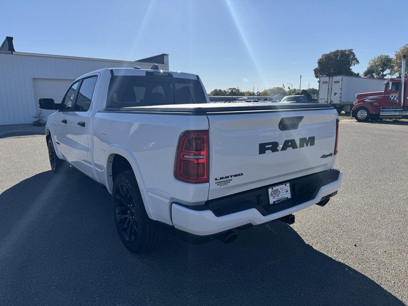 2025 RAM 1500 LimitedImage 7