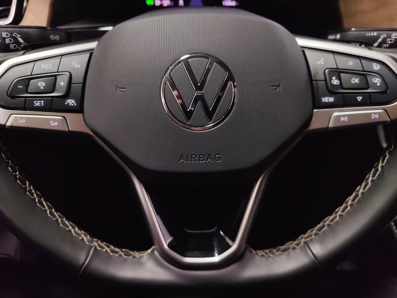 Used 2025 Volkswagen Atlas SE 4-Motion AWDImage 25