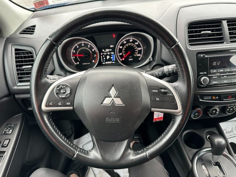 2015 Mitsubishi Outlander Sport ESImage 2