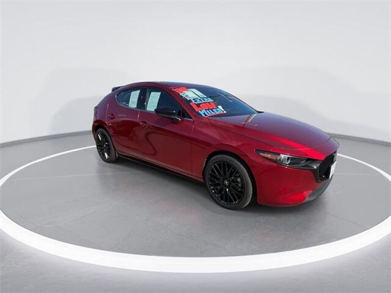 2022 Mazda Mazda3 Hatchback Premium PlusImage 2