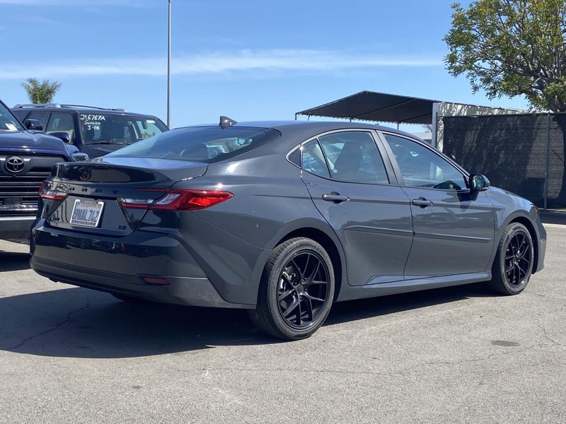 2025 Toyota Camry LEImage 4