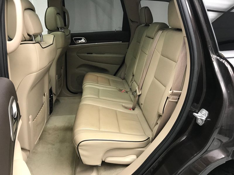 Used 2017 Jeep Grand Cherokee OverlandImage 13