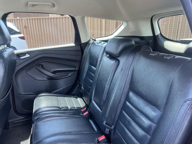 2016 Ford Escape SEImage 19