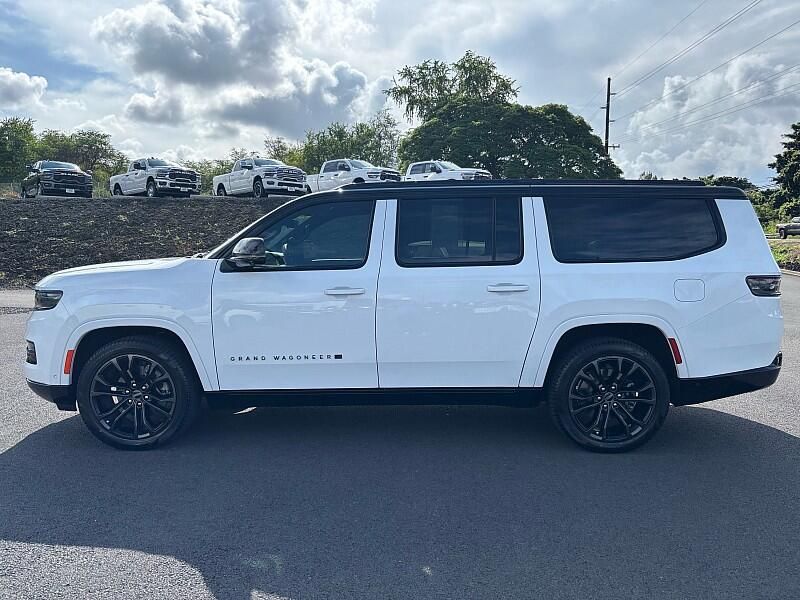 2024 Jeep Grand Wagoneer L II photo 2