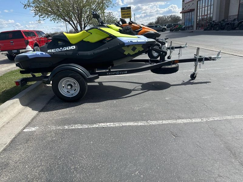 2024 YACHT CLUB SINGLE PLACE PWC WITH 13 TIRES 