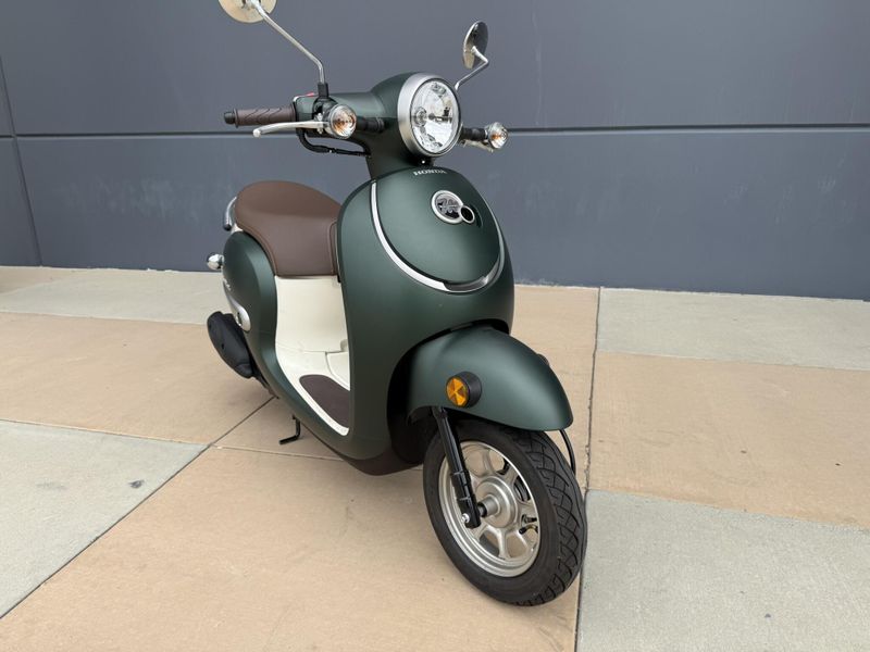 New 2024 Honda Metropolitan Image 3