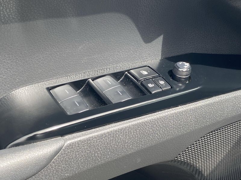 Used 2025 Toyota Camry SEImage 17