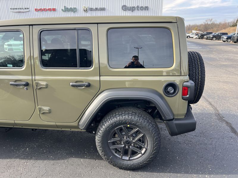 New 2026 Jeep Wrangler 4-door Sport SImage 10