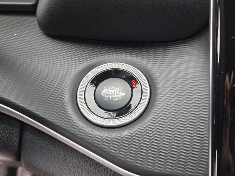 New 2026 Jeep Grand Cherokee Laredo X 4x2