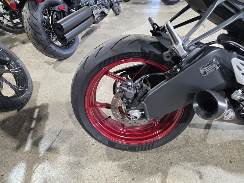 USED 2025 KAWASAKI NINJA ZX6R BASE Image 13