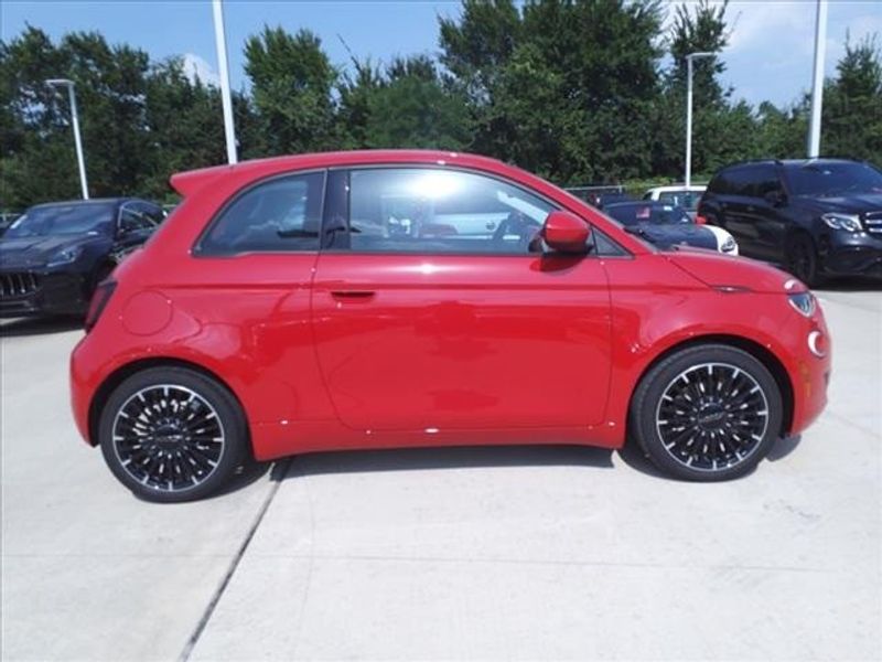 2024 Fiat 500e Battery ElectricImage 10